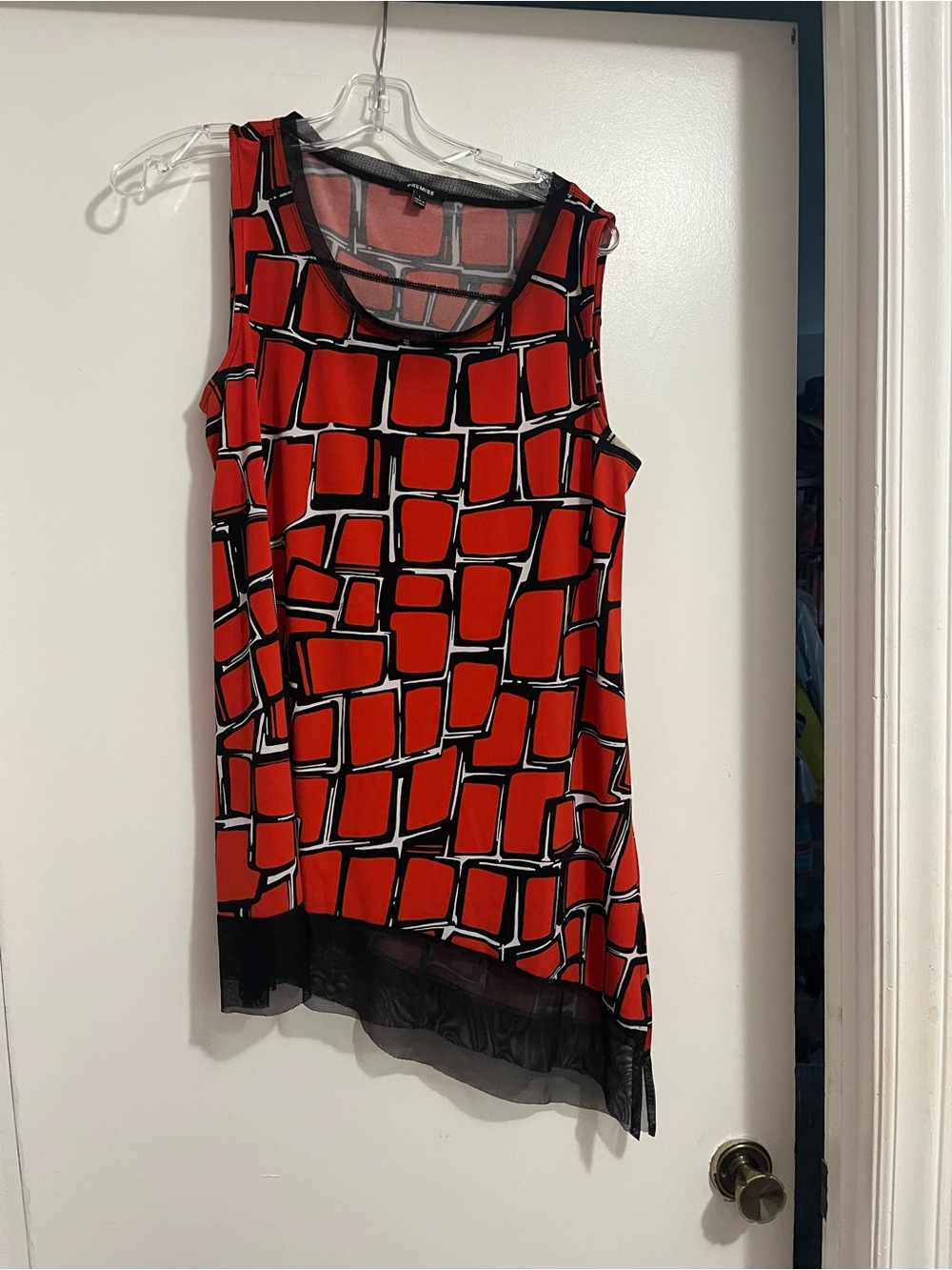 Premise Red Geometric Sleeveless Layered-Hem Blouse